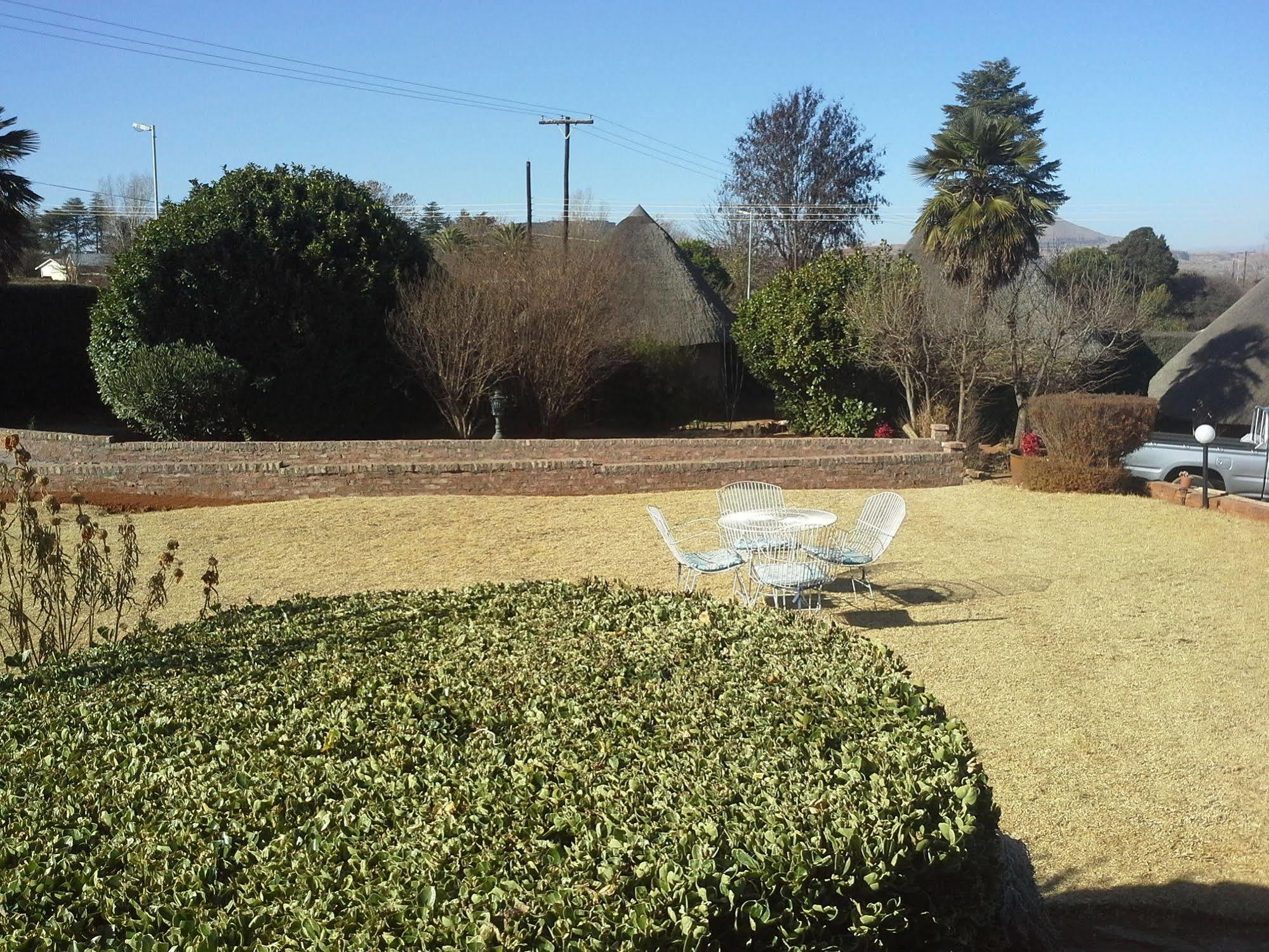 Bird Haven Guesthouse Hlotse Esterno foto