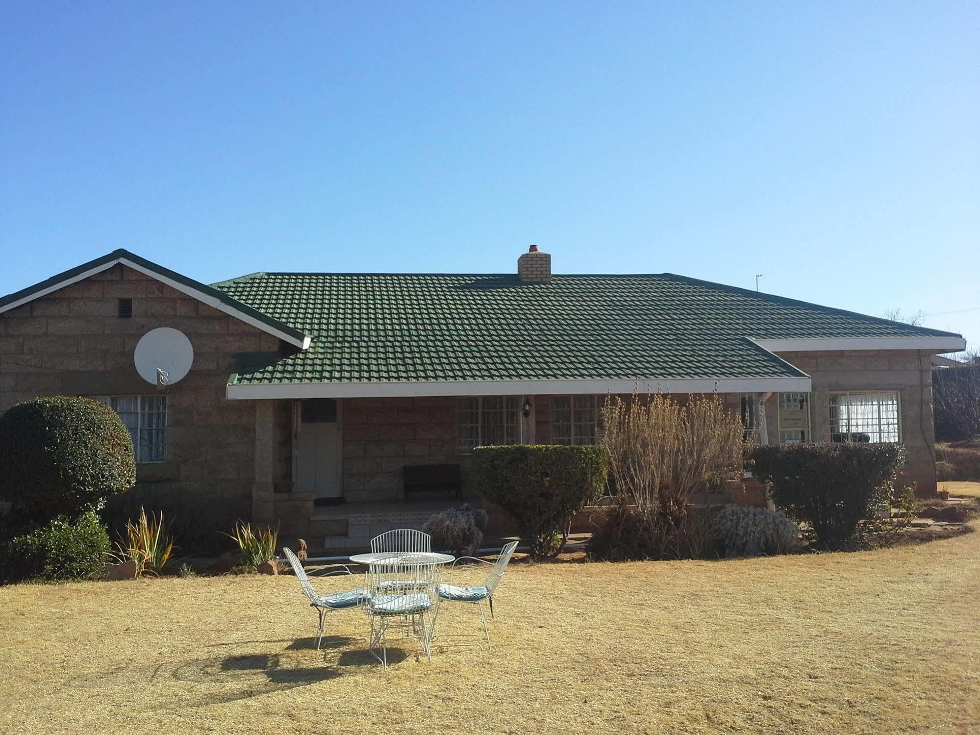 Bird Haven Guesthouse Hlotse Esterno foto