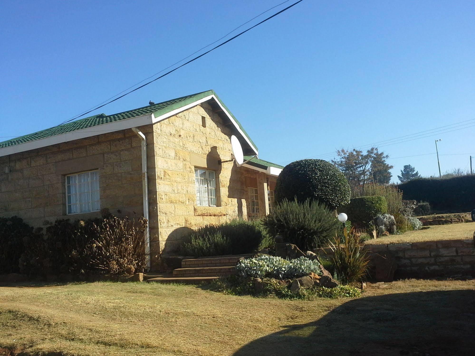 Bird Haven Guesthouse Hlotse Esterno foto